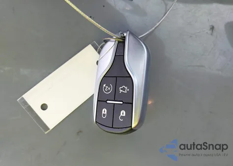 2022 Maserati Levante Gt из США, поврежденный, VIN ZN661XUAXNX394784